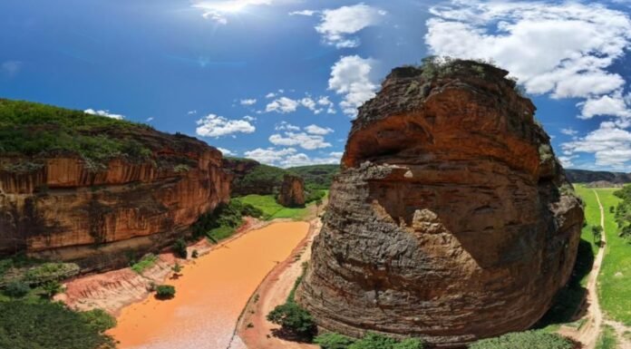 Cânions do Viana: o que saber antes de visitar esse atrativo do sul do Piauí Formações rochosas dos Cânions do Viana no sul do Piauí