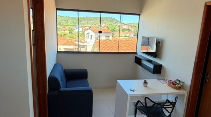 Onde se hospedar para conhecer a Serra das Confusões (Caracol/PI) Sala e área de trabalho de apartamento do Flat da Serra em Caracol